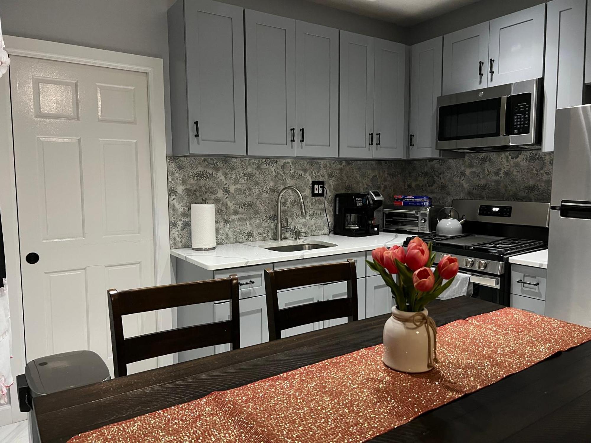 3 Bedrooms In 2Nd Floor Modern Brooklyn Home, Close To J Train Нью-Йорк Экстерьер фото